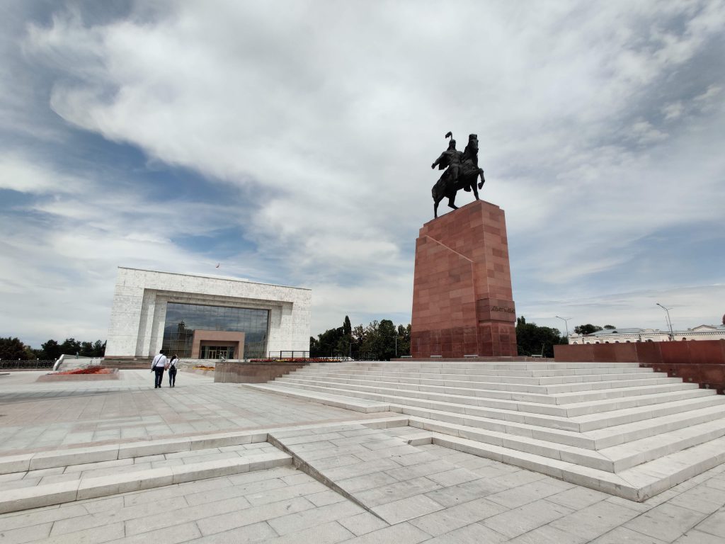 Rondreis Kirgizië 18 dagen - Ala Too Square – Bishkek (hoofdstad) 
