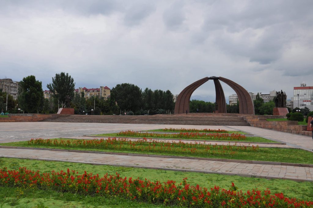 Rondreis Kirgizië / kirgistan - Victory Square - Bishkek