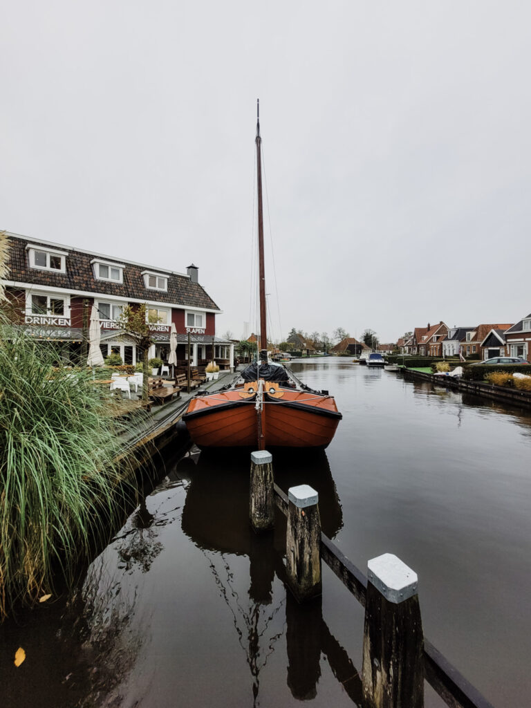 een boot huren: 5 must-do tips voor een weekend Friesland in de herfst