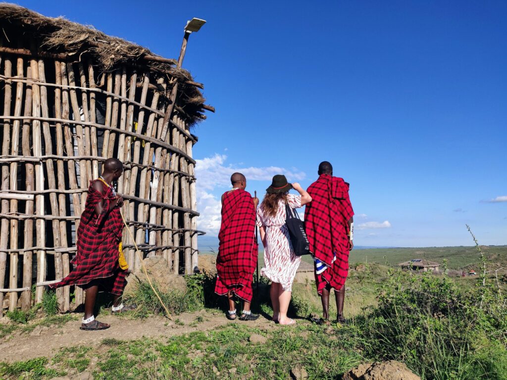 TravelRebel Charlotte Noël overnacht bij de Masai in Tanzania